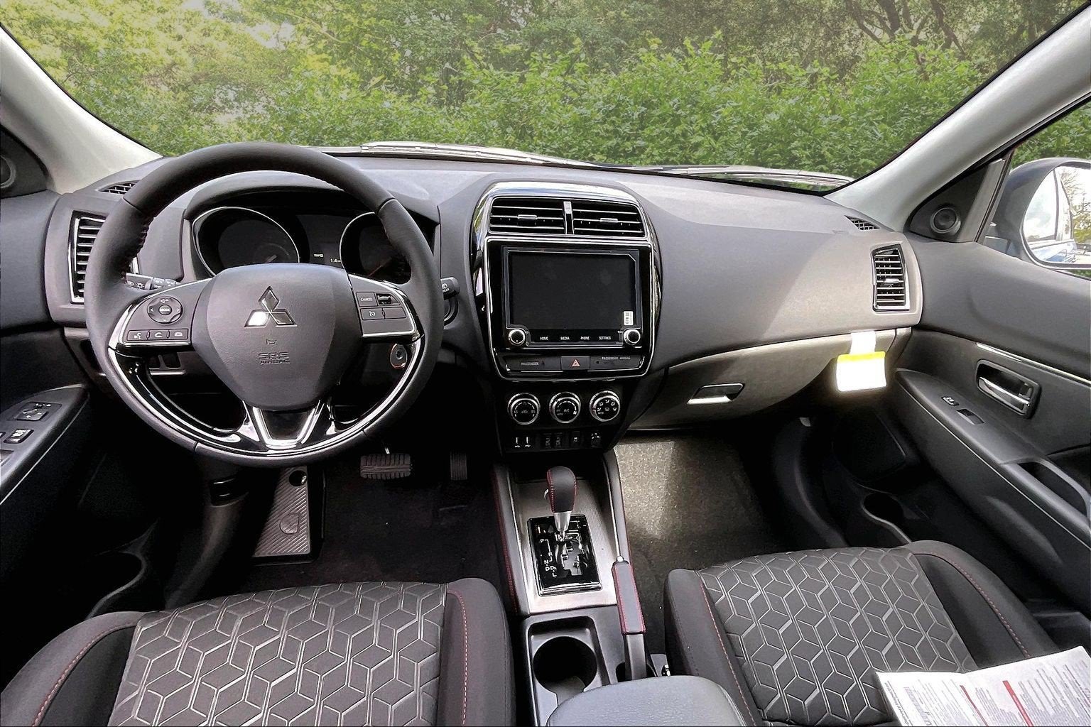 2027 Mitsubishi Outlander Sport LE