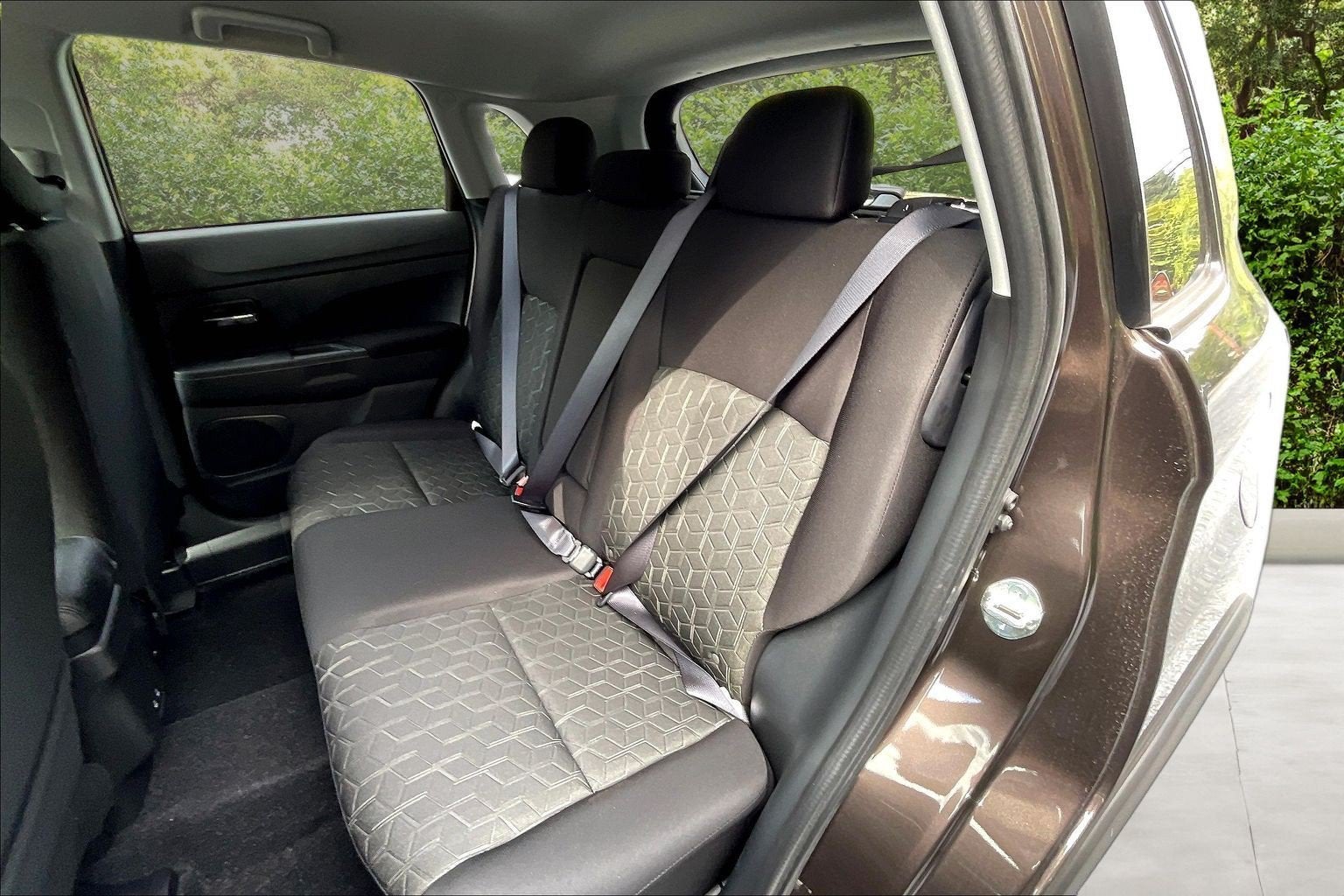 2027 Mitsubishi Outlander Sport LE