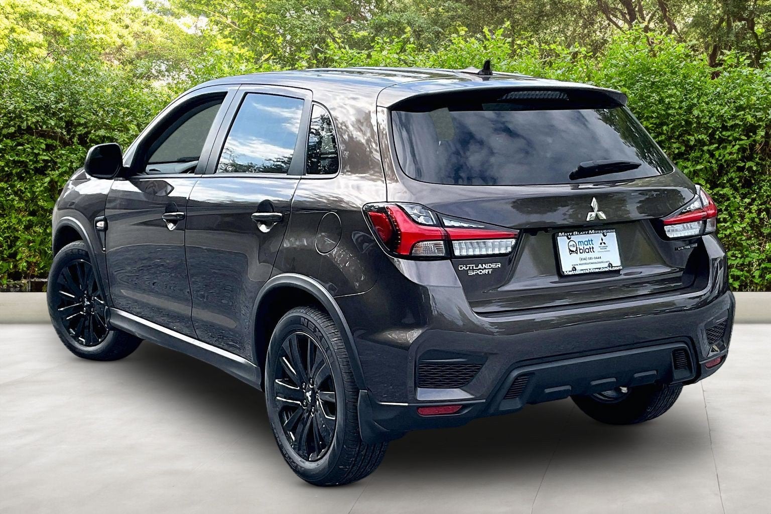 2027 Mitsubishi Outlander Sport LE