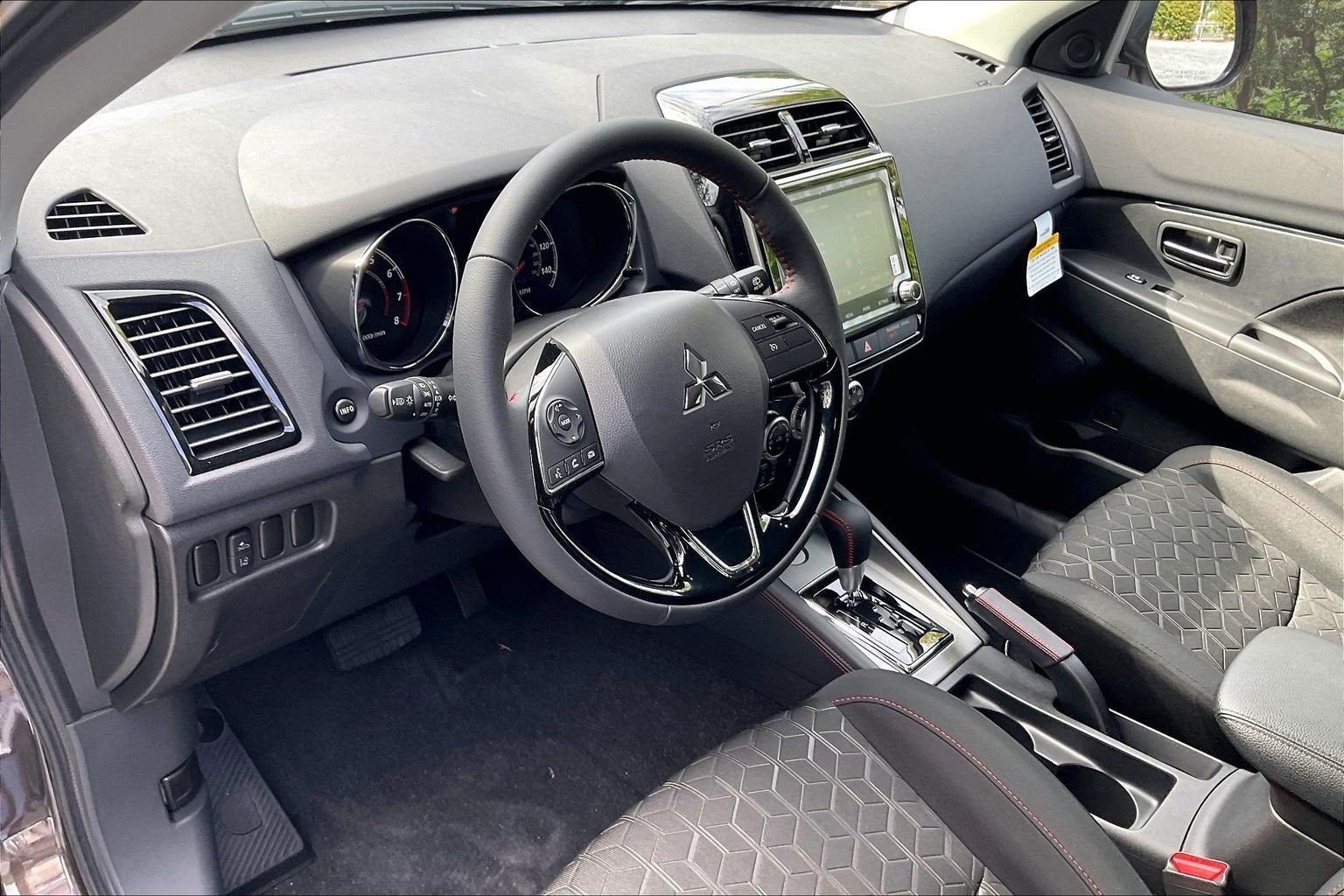 2027 Mitsubishi Outlander Sport LE
