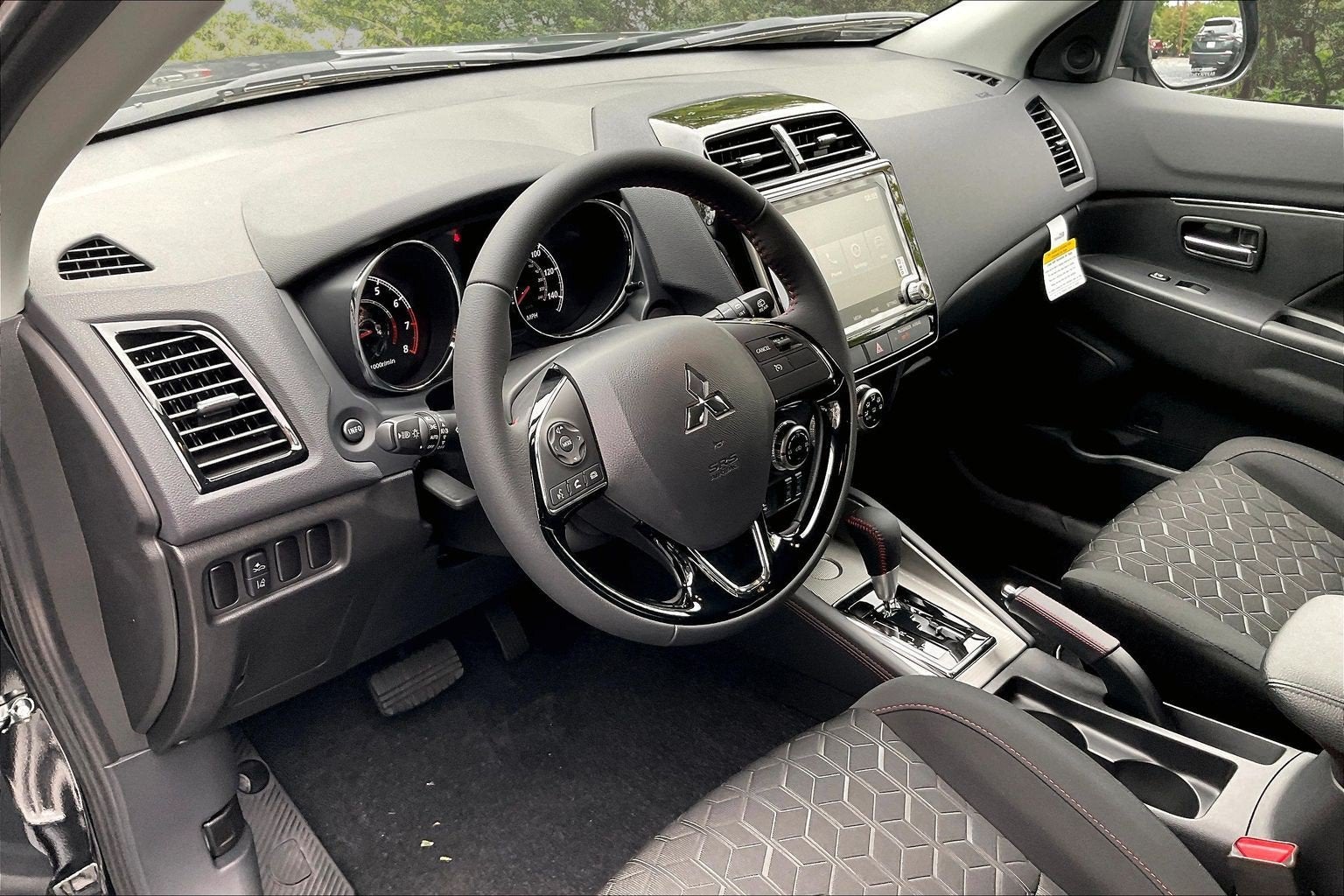 2027 Mitsubishi Outlander Sport LE