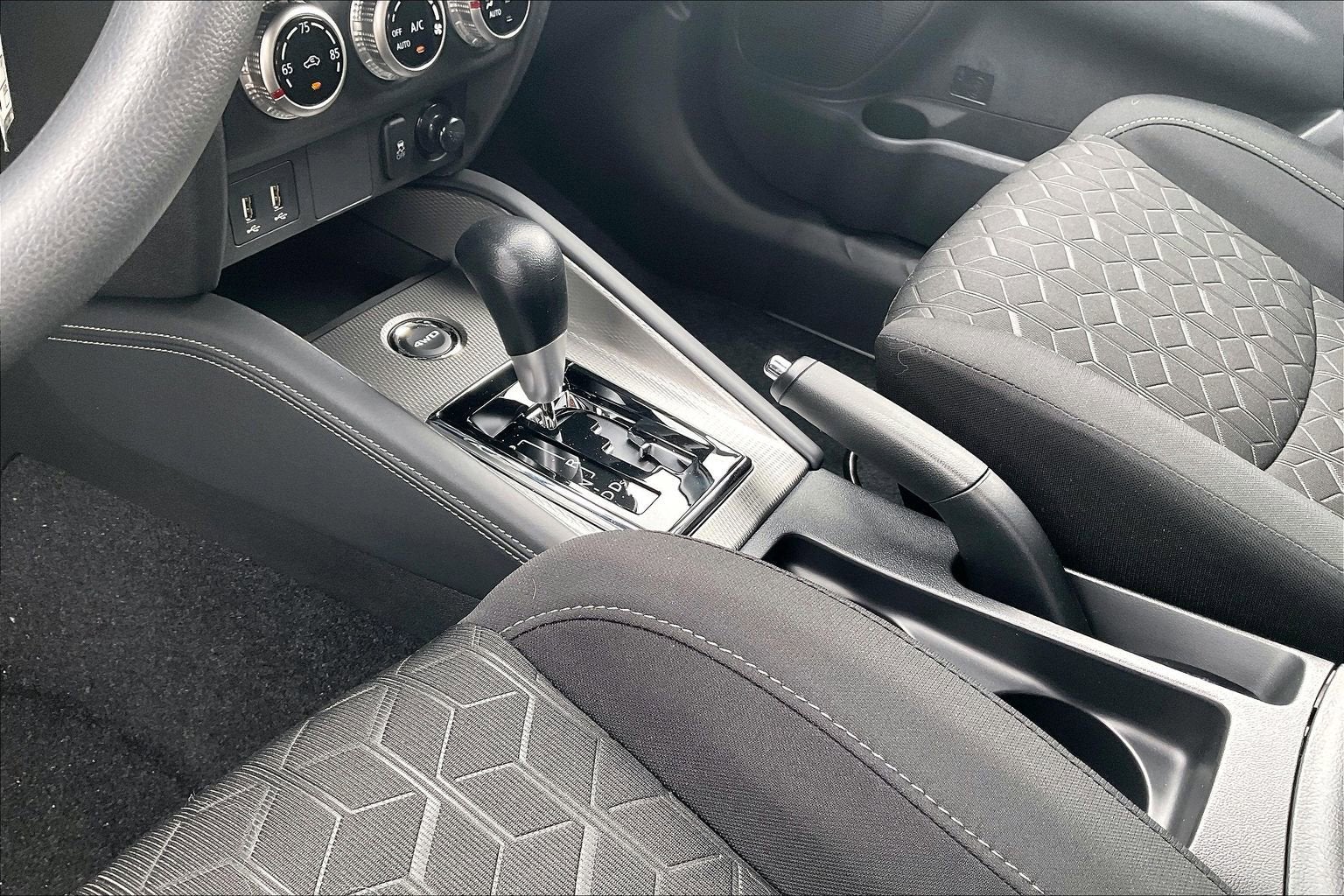2026 Mitsubishi Outlander Sport ES