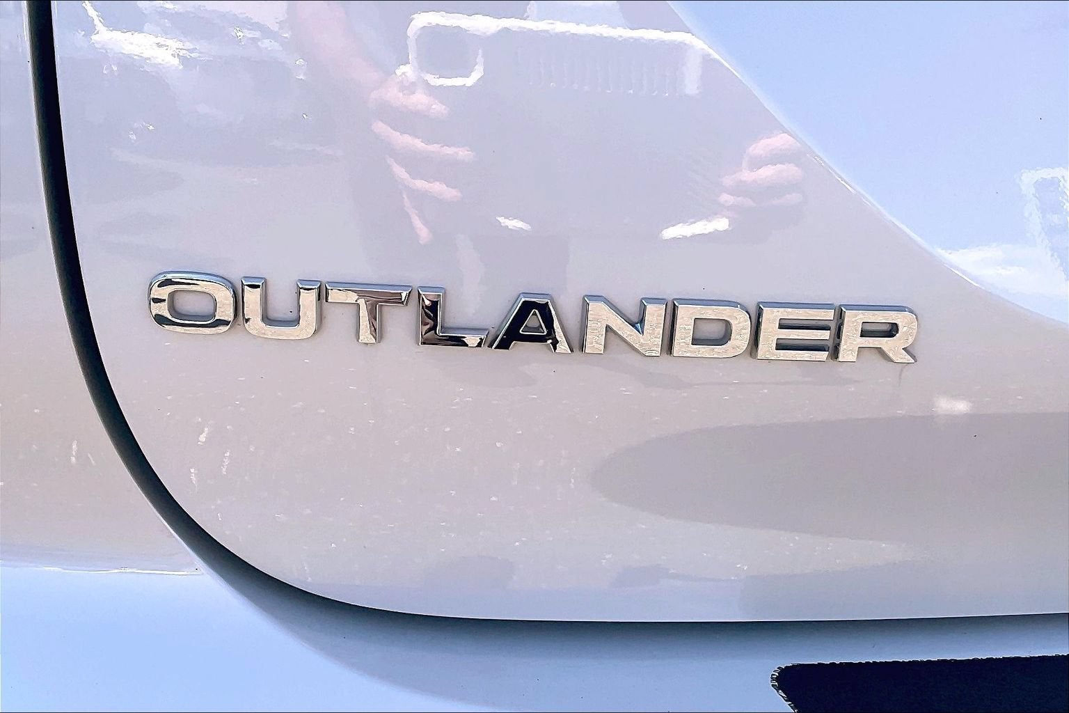2023 Mitsubishi Outlander SE