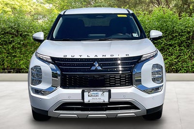 2023 Mitsubishi Outlander SE