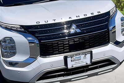 2023 Mitsubishi Outlander SE