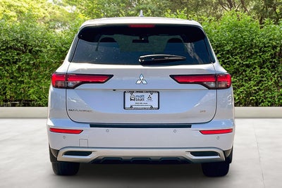 2023 Mitsubishi Outlander SE