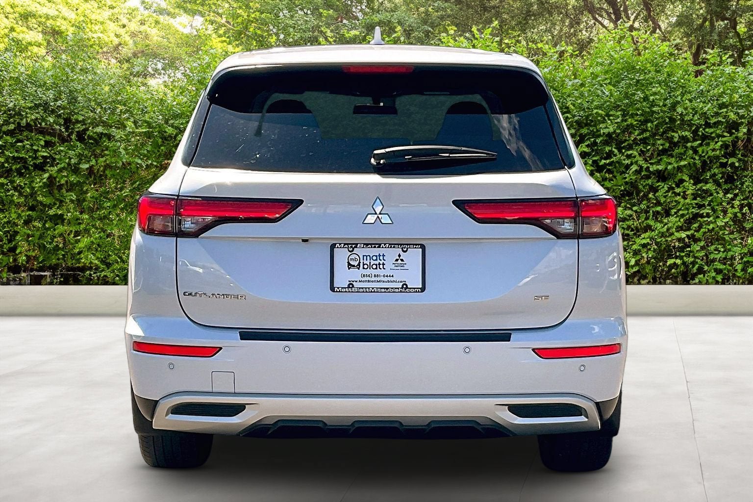 2023 Mitsubishi Outlander SE