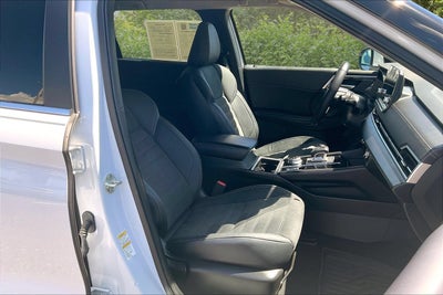 2023 Mitsubishi Outlander SE