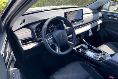2026 Mitsubishi Outlander ES