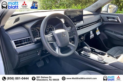 2025 Mitsubishi Outlander SE