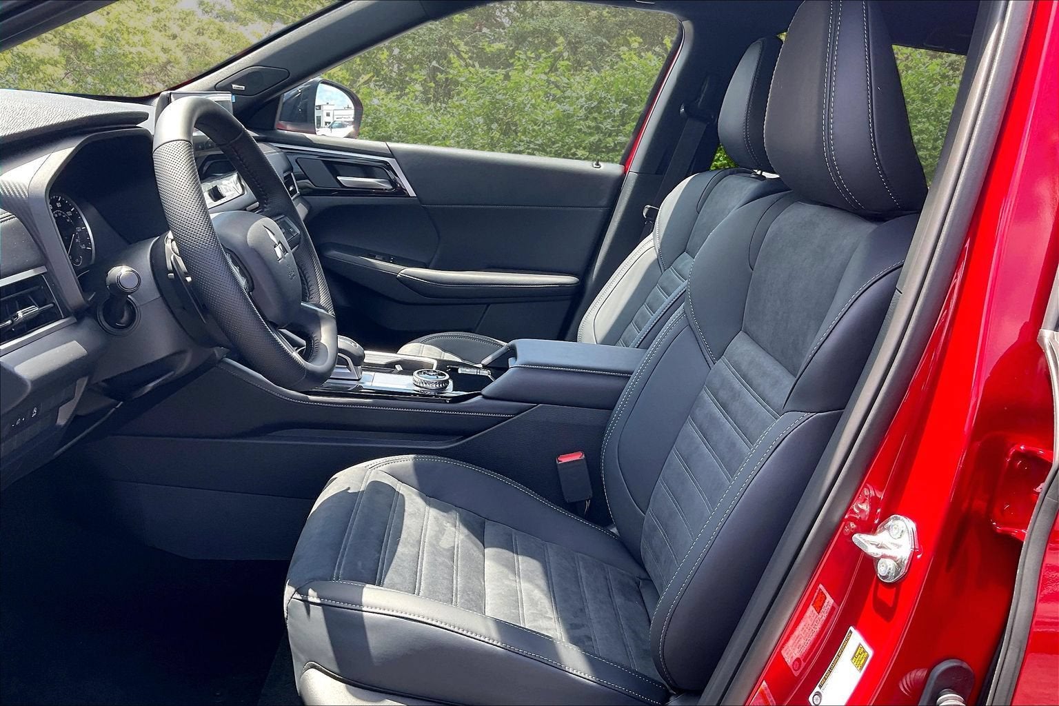 2026 Mitsubishi Outlander ES