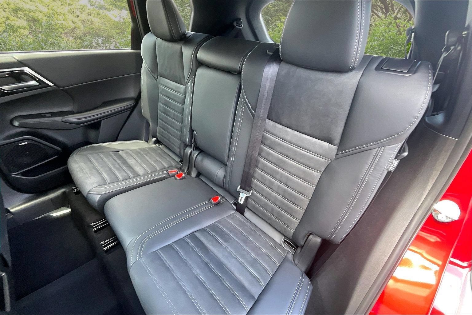 2026 Mitsubishi Outlander ES
