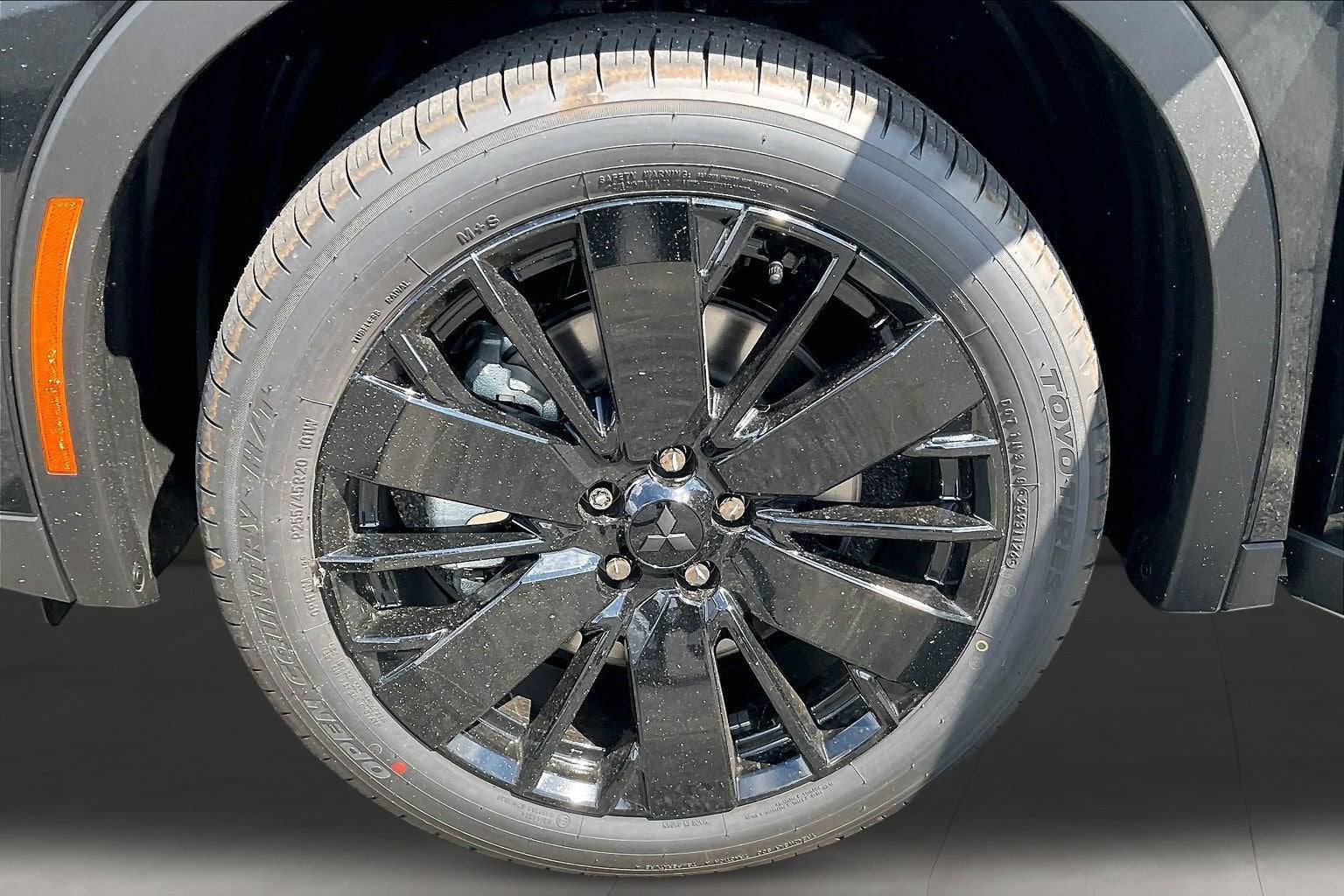 2026 Mitsubishi Outlander LE