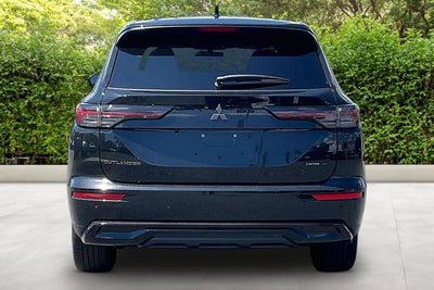 2026 Mitsubishi Outlander LE