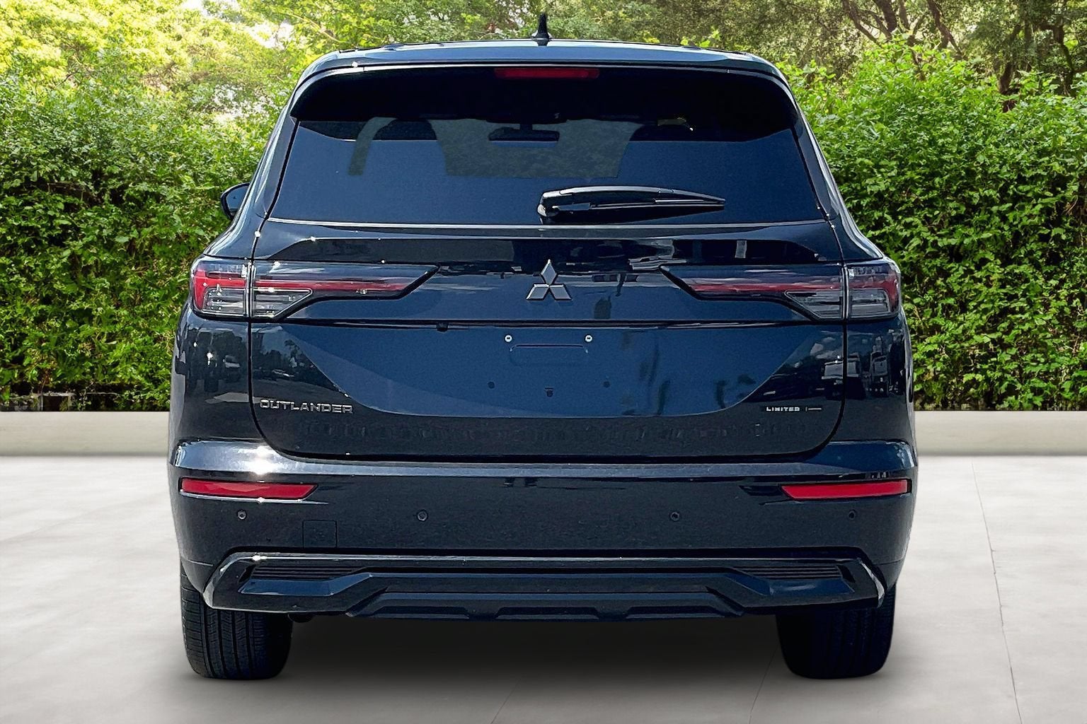 2026 Mitsubishi Outlander LE