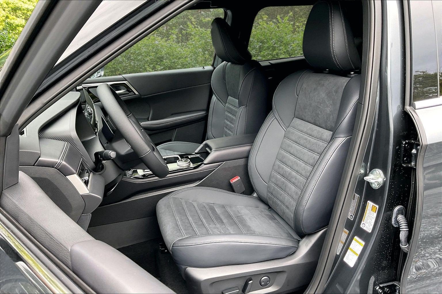 2026 Mitsubishi Outlander LE