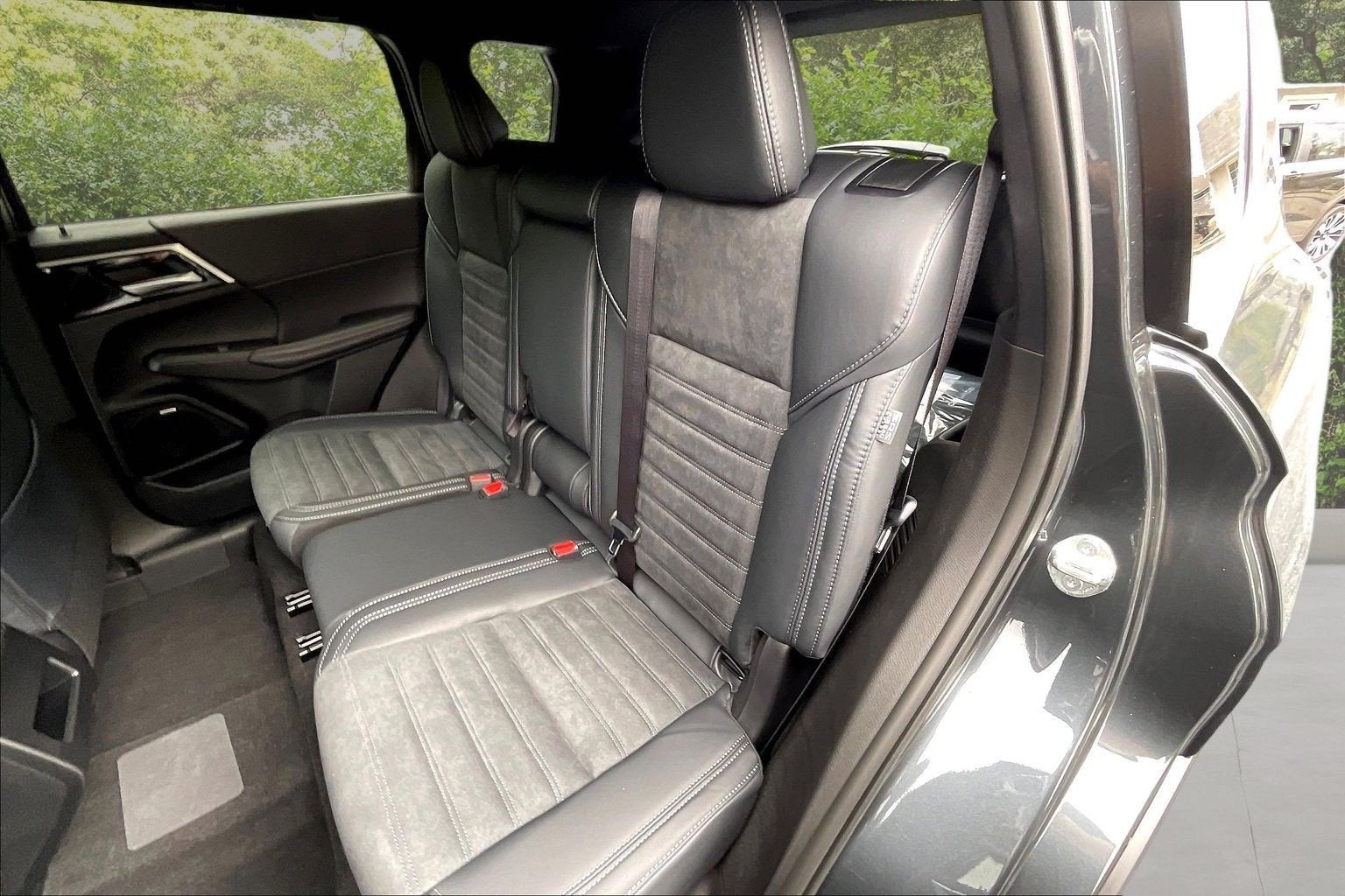 2026 Mitsubishi Outlander LE