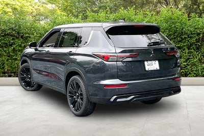 2026 Mitsubishi Outlander LE