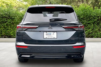 2026 Mitsubishi Outlander LE