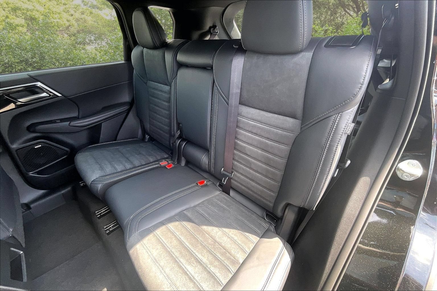 2026 Mitsubishi Outlander LE