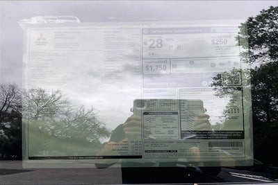 2026 Mitsubishi Outlander LE
