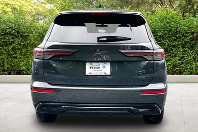 2026 Mitsubishi Outlander LE