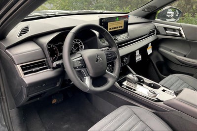 2026 Mitsubishi Outlander LE
