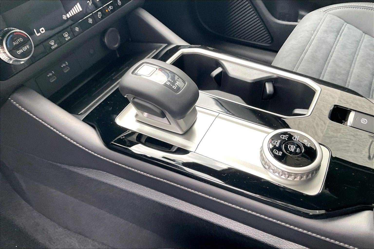 2026 Mitsubishi Outlander LE