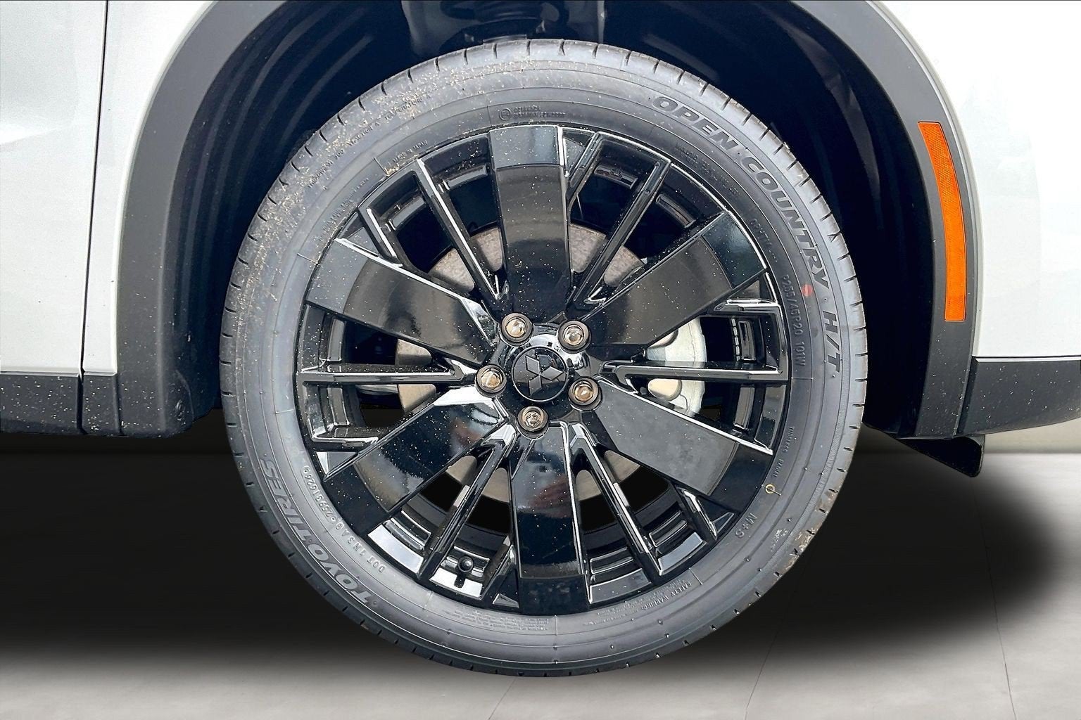 2026 Mitsubishi Outlander LE