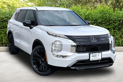 2026 Mitsubishi Outlander LE