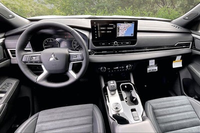 2026 Mitsubishi Outlander LE