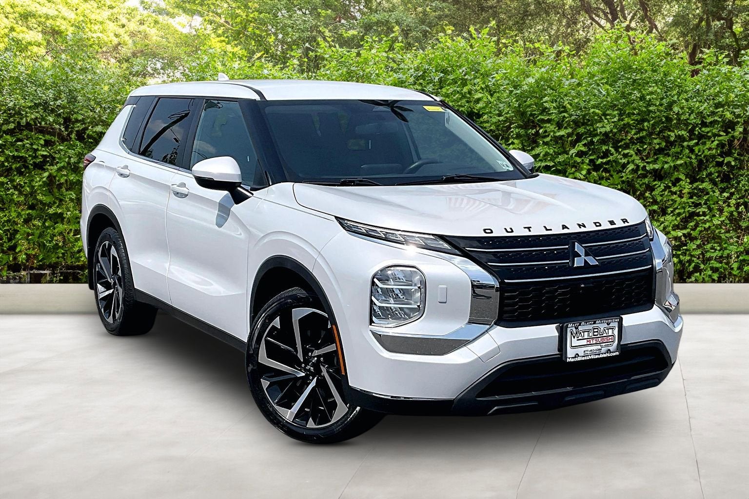 2022 Mitsubishi Outlander ES