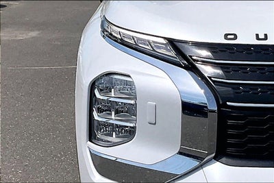 2022 Mitsubishi Outlander ES