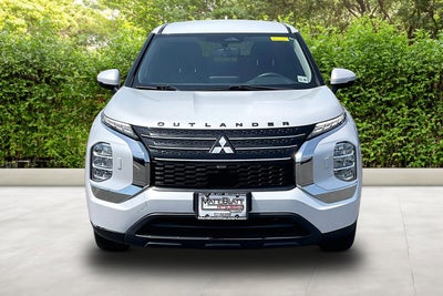 2022 Mitsubishi Outlander ES