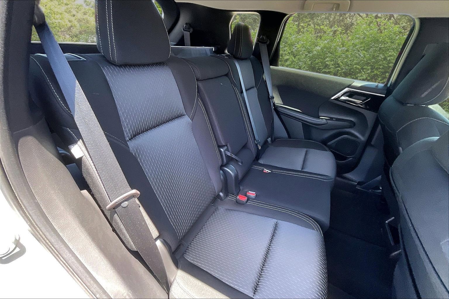 2022 Mitsubishi Outlander ES