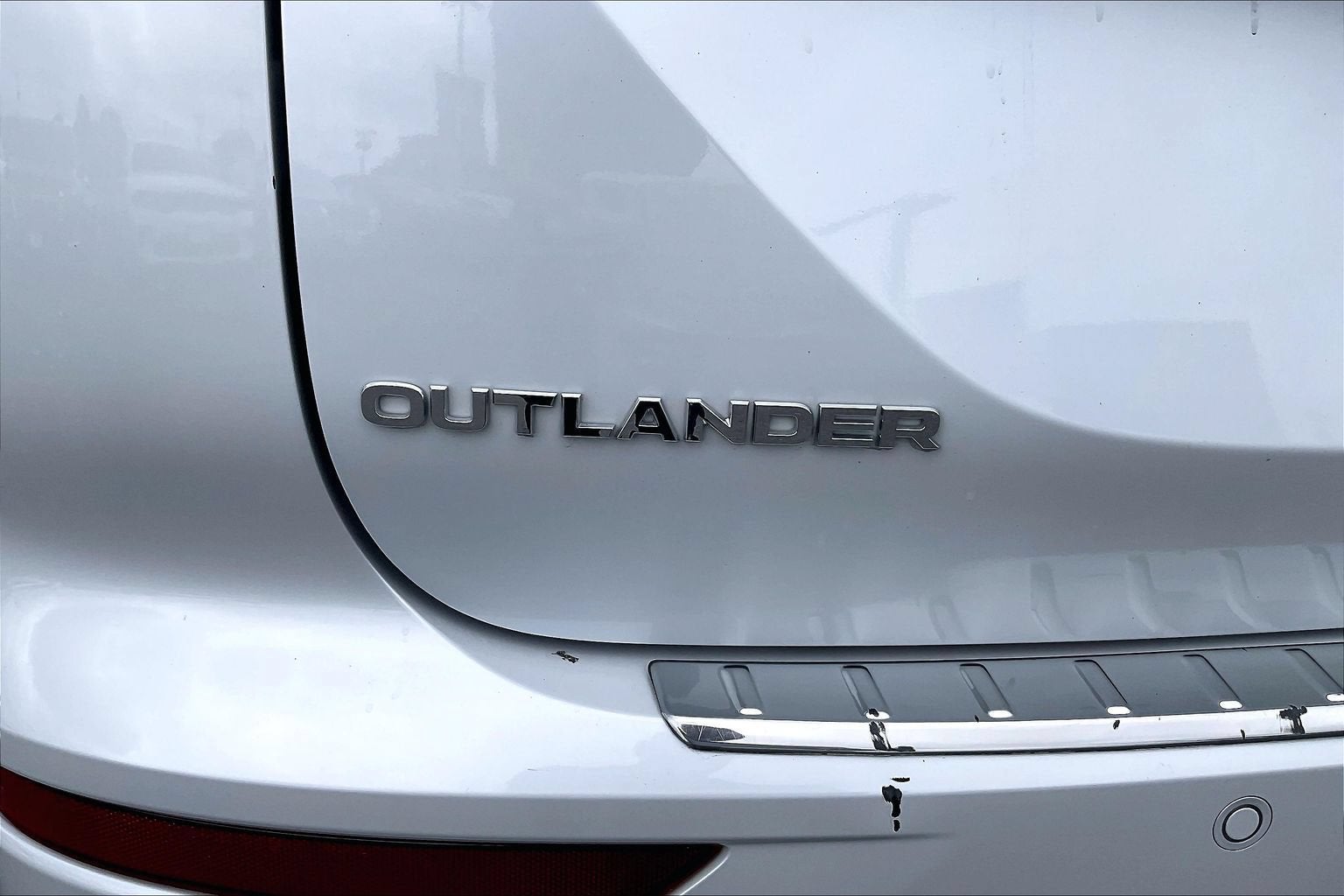 2023 Mitsubishi Outlander SE