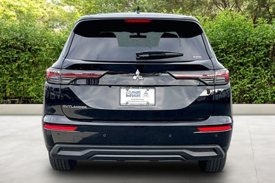2026 Mitsubishi Outlander ES
