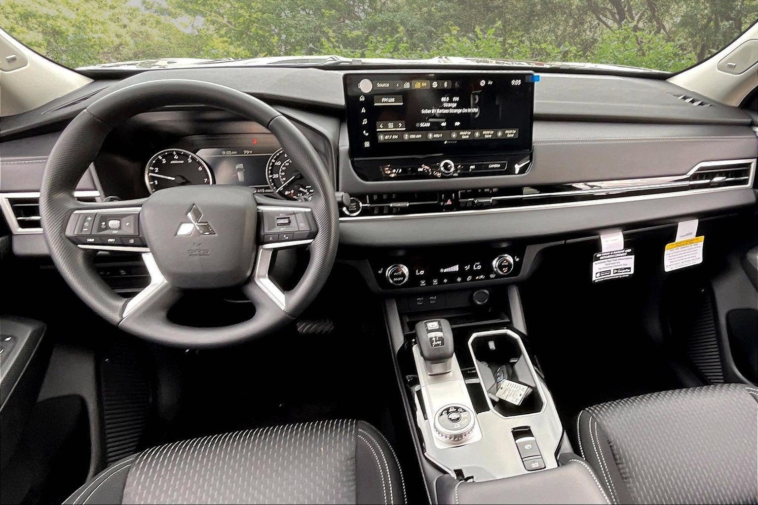 2026 Mitsubishi Outlander ES