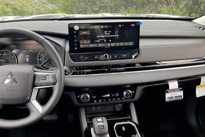 2026 Mitsubishi Outlander ES