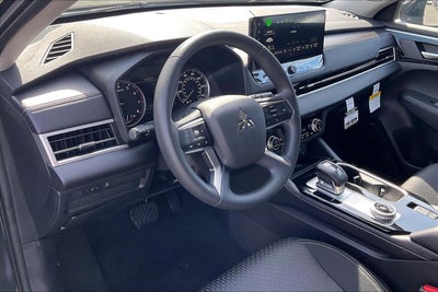 2026 Mitsubishi Outlander ES