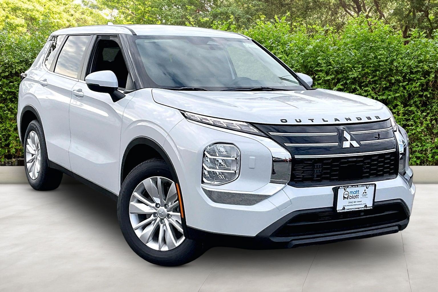 2026 Mitsubishi Outlander ES