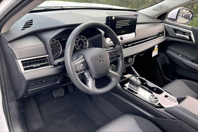 2026 Mitsubishi Outlander ES