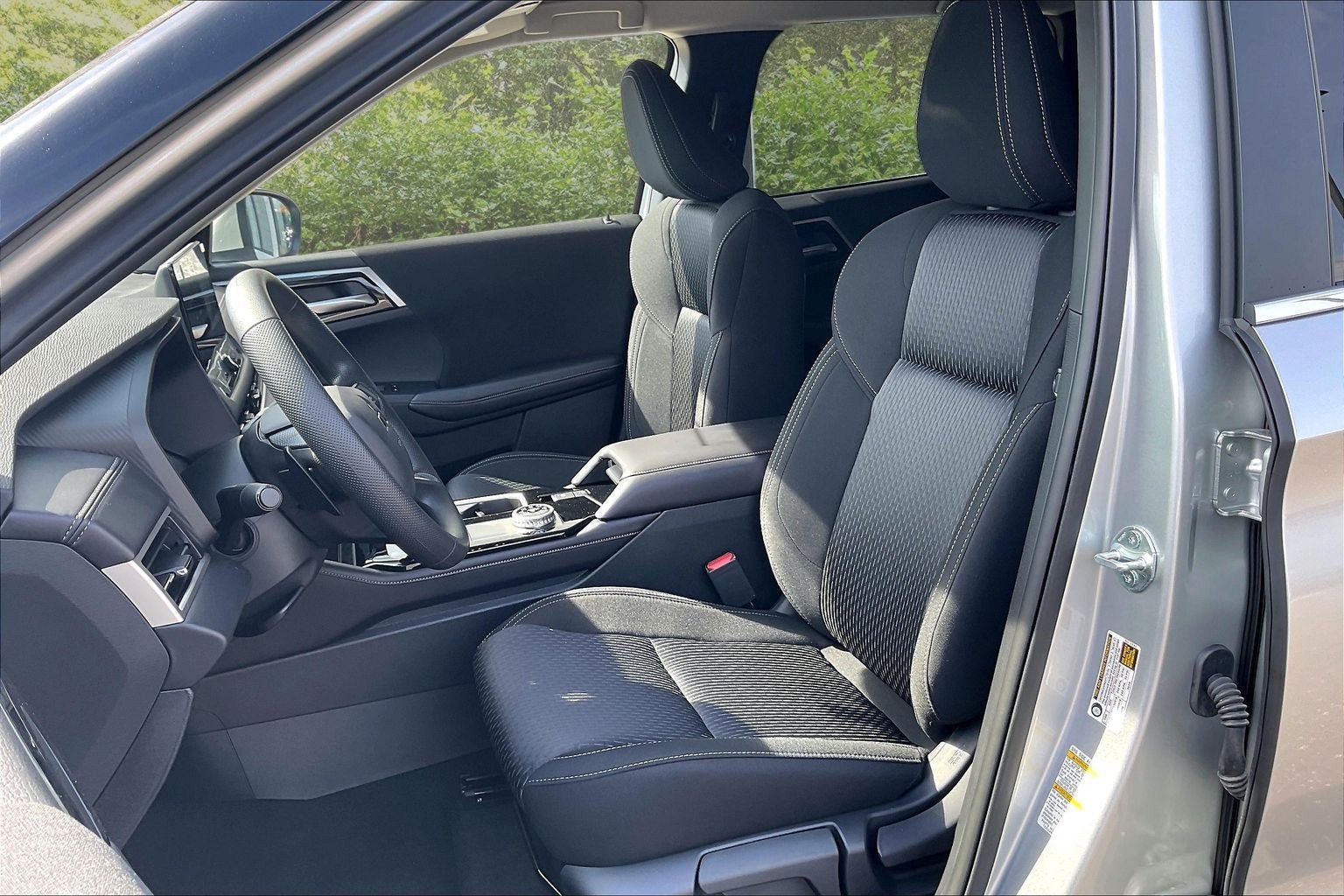 2026 Mitsubishi Outlander ES