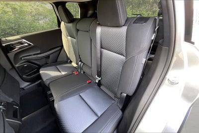 2026 Mitsubishi Outlander ES