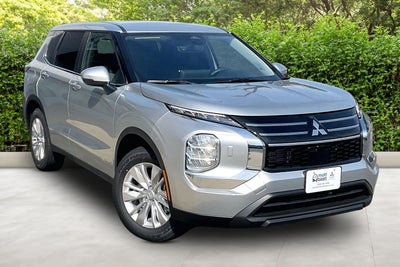 2026 Mitsubishi Outlander ES