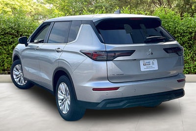 2026 Mitsubishi Outlander ES