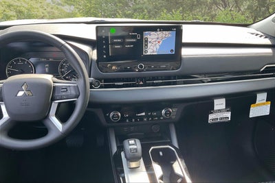 2026 Mitsubishi Outlander ES