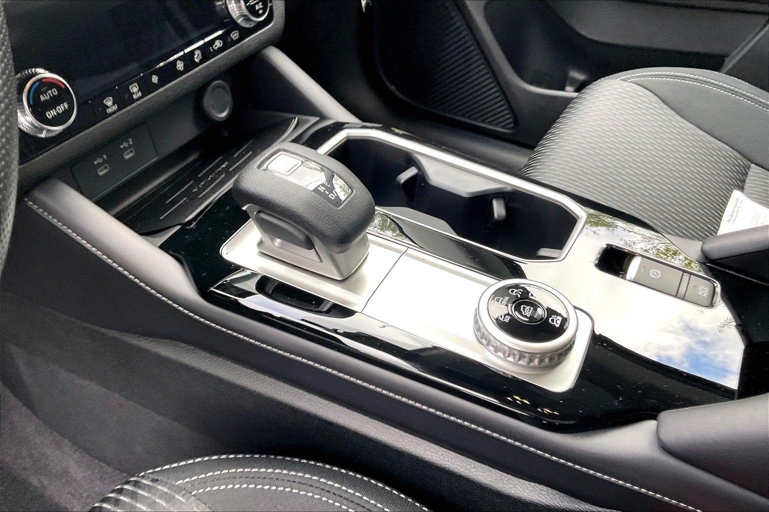 2026 Mitsubishi Outlander ES