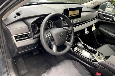 2026 Mitsubishi Outlander ES