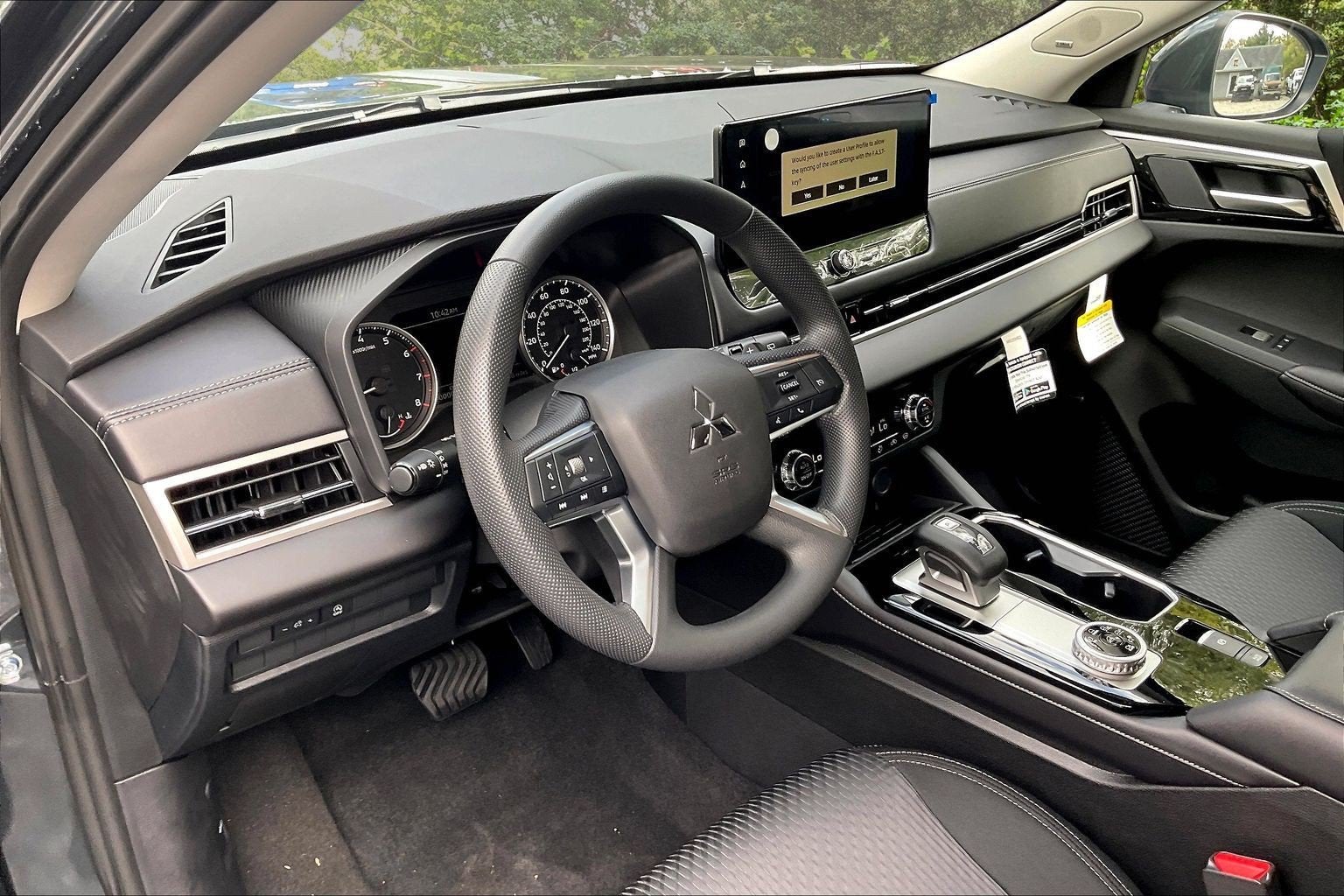 2026 Mitsubishi Outlander ES